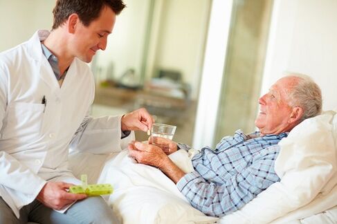 the doctor prescribes pills for prostatitis